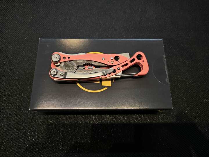 Leatherman Skeletool CX Multi-Tool Guava Stainless-Steel SKU